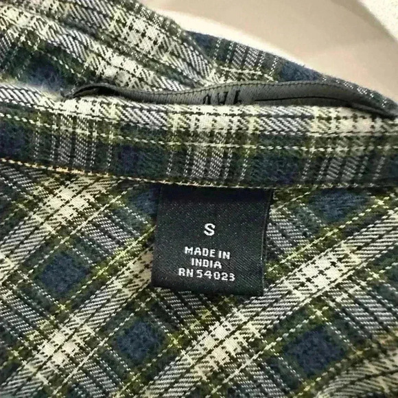 GAP button-down plaid shirt - Picture 2 of 5